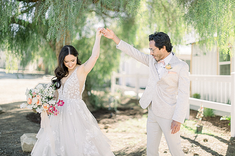 https://www.thesoutherncaliforniabride.com/2022/07/whimsical-wedding-ideas-at-rustic-ranch.html
